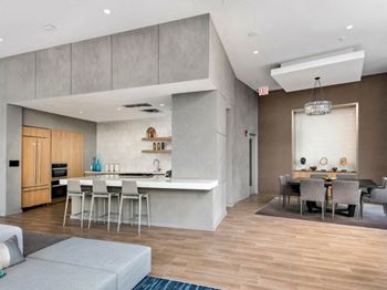 Kitchen with breakfast bar